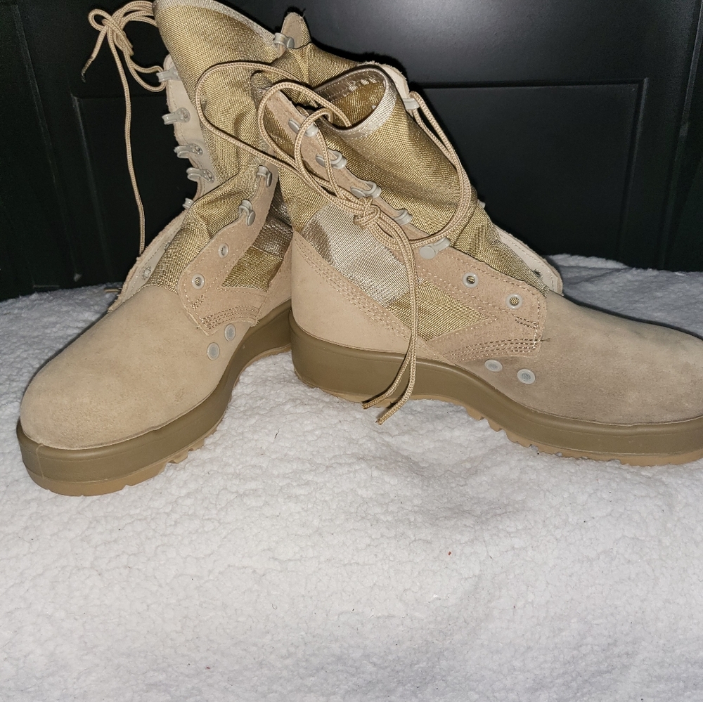 Military Boots, new without tags